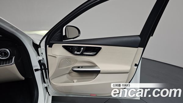 Mercedes-Benz C-Class 2025, фото 13