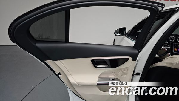 Mercedes-Benz C-Class 2025, фото 14