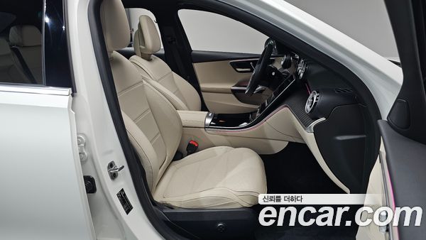 Mercedes-Benz C-Class 2025, фото 15