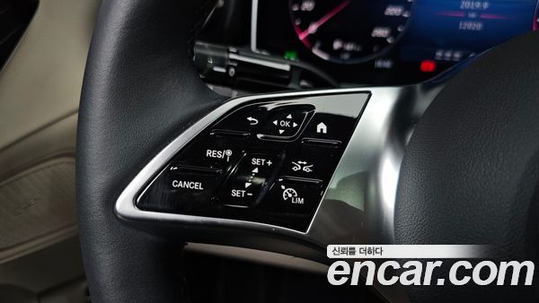 Mercedes-Benz C-Class 2025, фото 36
