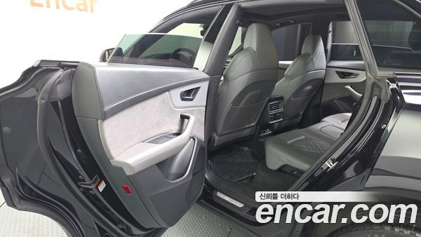 Audi Q8 2021, фото 15
