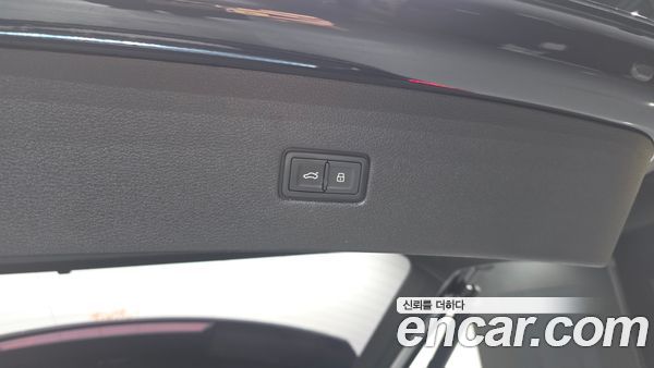 Audi Q8 2021, фото 34