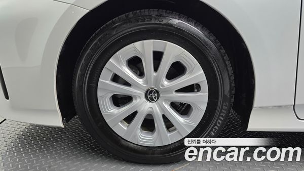 Toyota Prius 2021, фото 4