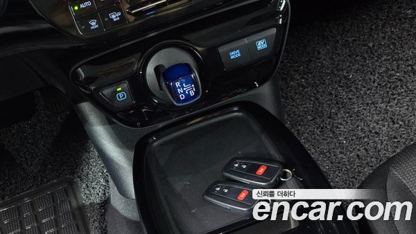 Toyota Prius 2021, фото 11