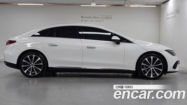 Mercedes-Benz EQE 2023, фото 12
