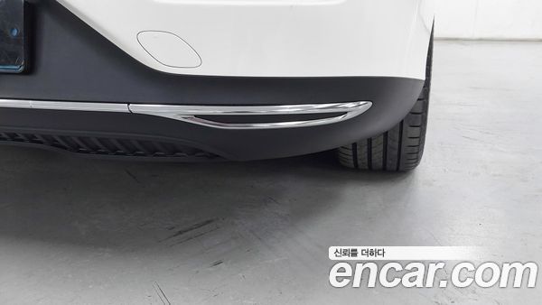 Mercedes-Benz EQE 2023, фото 18