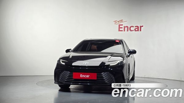 Toyota Camry 2025, фото 3