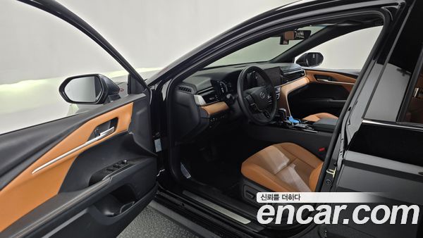Toyota Camry 2025, фото 13