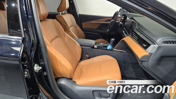 Toyota Camry 2025, фото 16