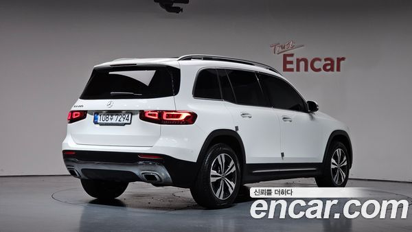 Mercedes-Benz GLB 2021