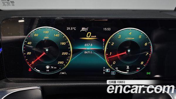 Mercedes-Benz GLB 2021, фото 10