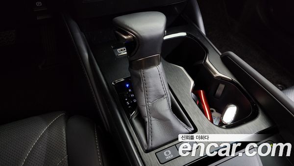 Lexus ES 2023, фото 12