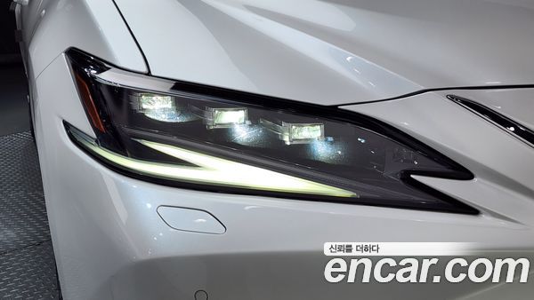 Lexus ES 2023, фото 8
