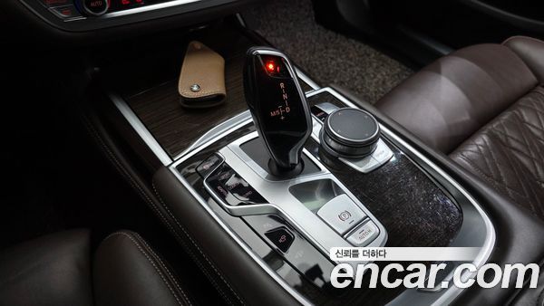 BMW 7 Series 2021, фото 12