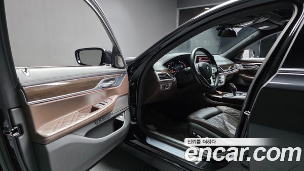 BMW 7 Series 2021, фото 13