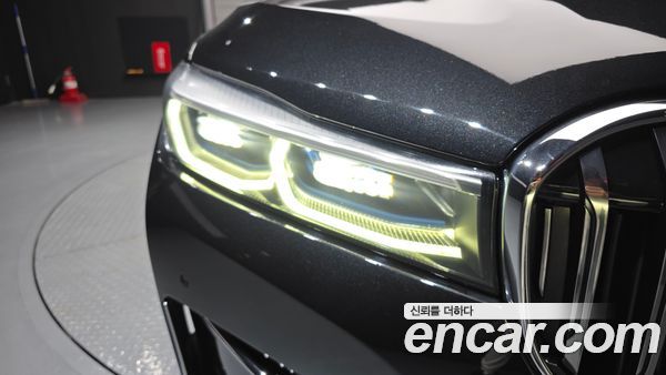BMW 7 Series 2021, фото 8