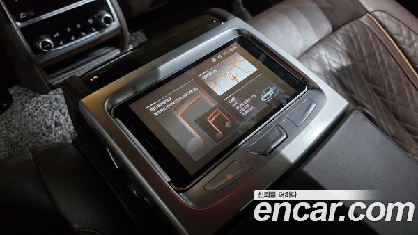 BMW 7 Series 2021, фото 35