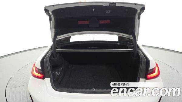 BMW 3 Series 2025, фото 20