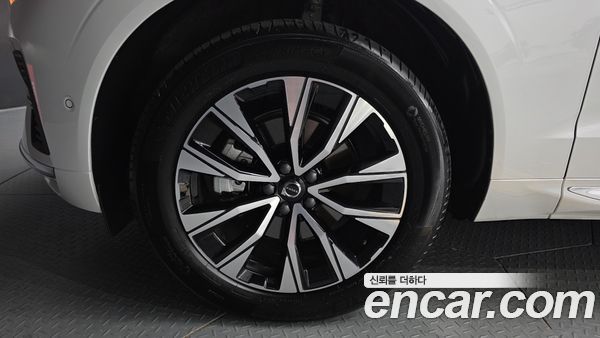 Volvo XC60 2024, фото 4