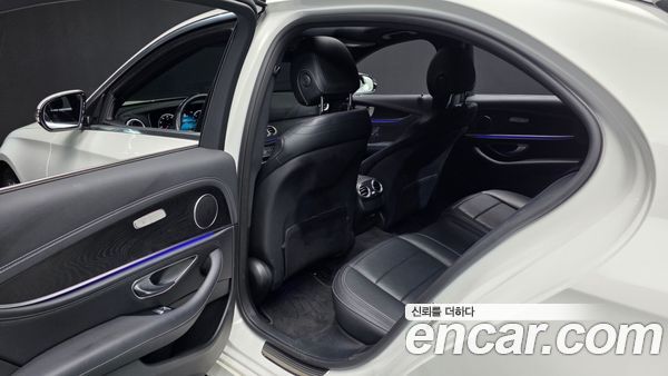 Mercedes-Benz E-Class 2021, фото 16