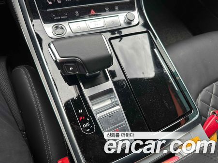 Audi Q8 2022, фото 7