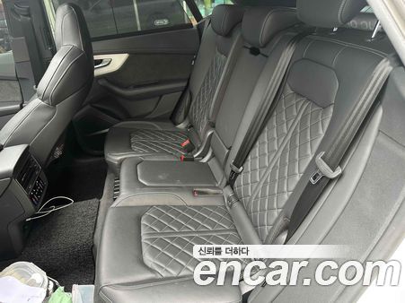 Audi Q8 2022, фото 13
