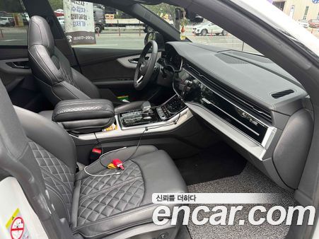Audi Q8 2022, фото 16