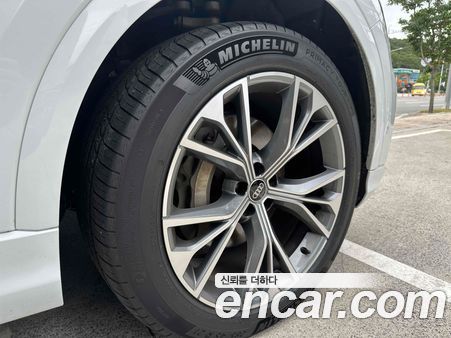 Audi Q8 2022, фото 17