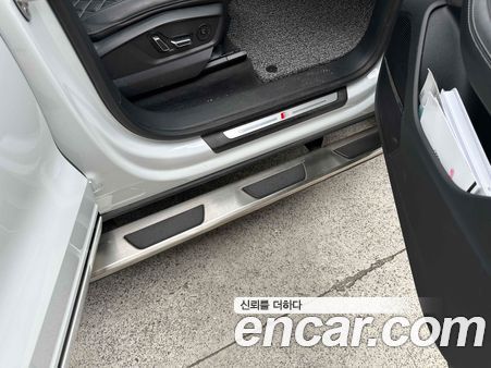 Audi Q8 2022, фото 18