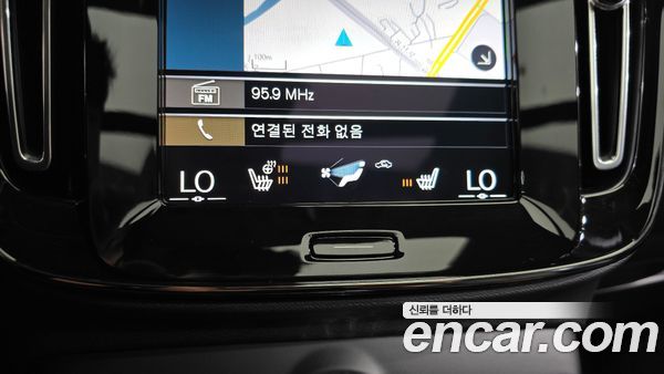 Volvo XC40 2021, фото 30