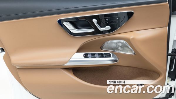 Mercedes-Benz E-Class 2025, фото 16