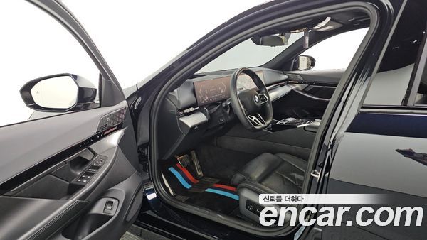 BMW 5 Series 2024, фото 10