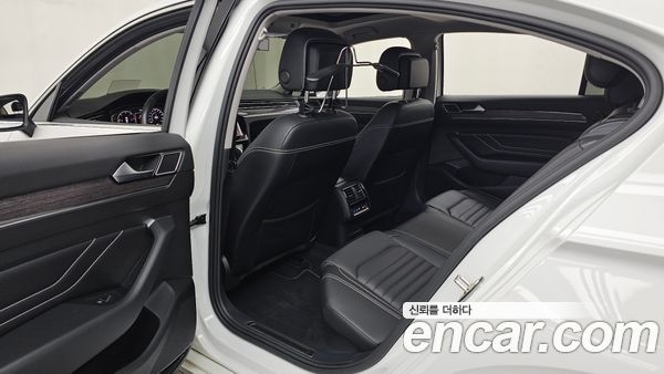 Volkswagen Passat 2021, фото 16