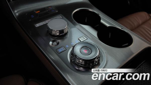 Genesis GV70 2025, фото 12
