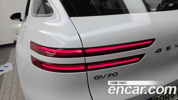 Genesis GV70 2025, фото 9