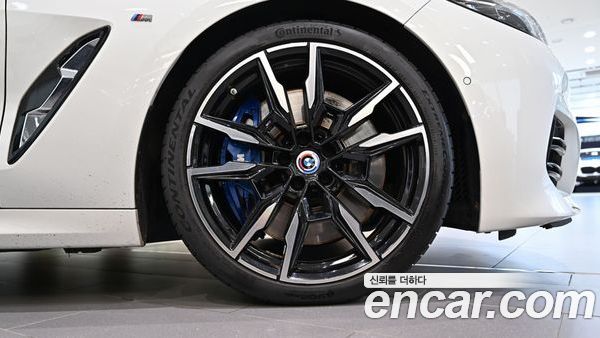 BMW 8 Series 2023, фото 5