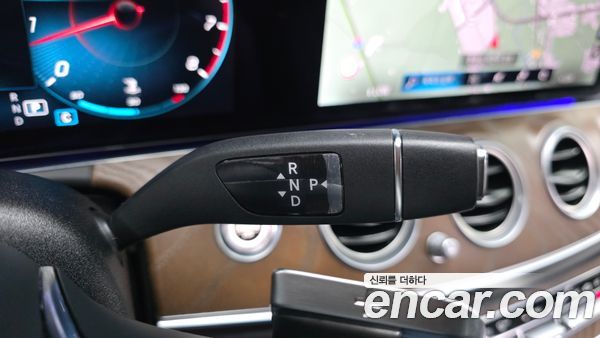 Mercedes-Benz E-Class 2021, фото 12