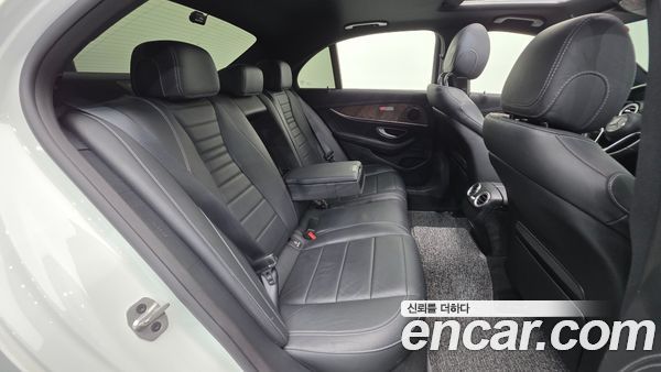 Mercedes-Benz E-Class 2021, фото 32