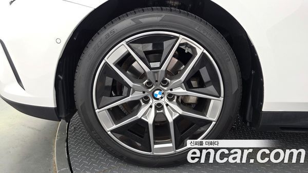 BMW 5 Series 2024, фото 5