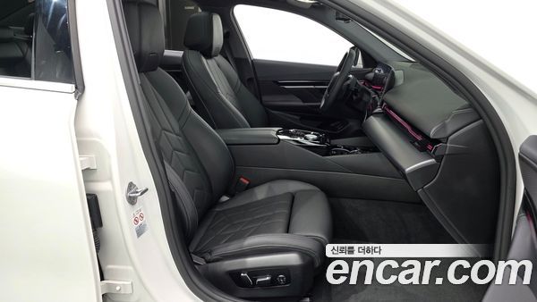 BMW 5 Series 2024, фото 16