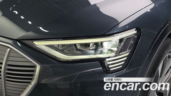 Audi e-tron 2020, фото 8