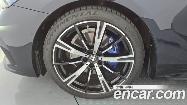 BMW 5 Series 2024, фото 4