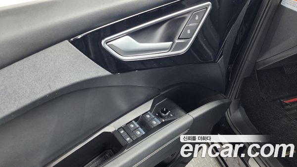Audi Q4 e-tron 2022, фото 26