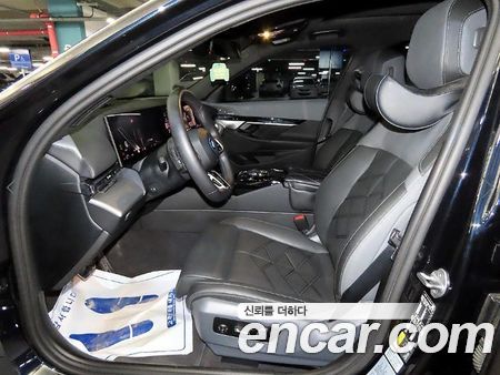 BMW 5 Series 2025, фото 6