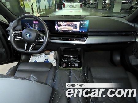 BMW 5 Series 2025, фото 10