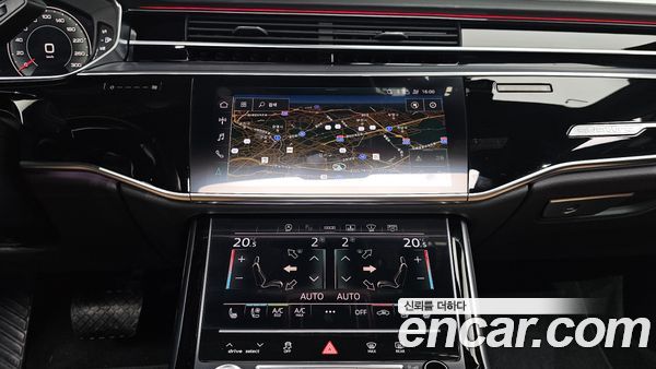 Audi A8 2021, фото 19