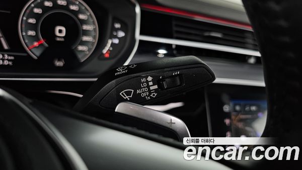 Audi A8 2021, фото 31