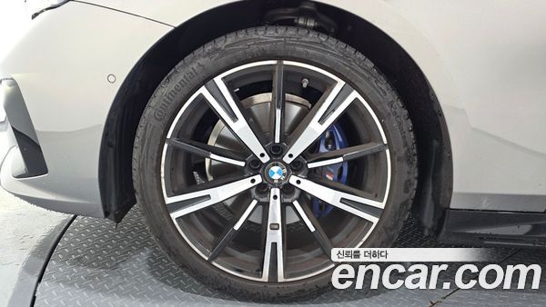 BMW 5 Series 2025, фото 5