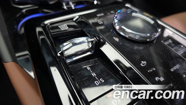 BMW 5 Series 2025, фото 9