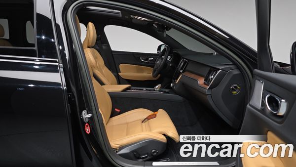 Volvo V60 2023, фото 15